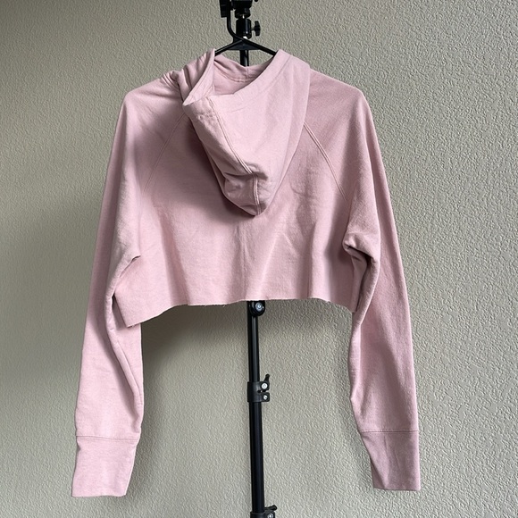 1454- Champion cropped long sleeve hoodie- pink- large - Picture 2 of 6
